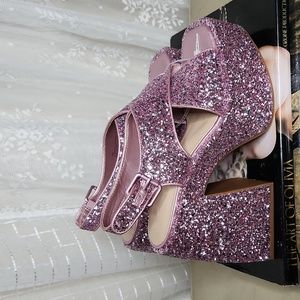 GB Gianni Bini Friday-Nite Glitter Platform Dress Sandals in Pink Sz7